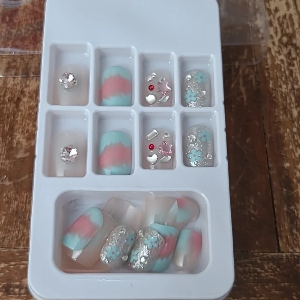 2/$16 3D Rhinestone Glitter Floral Press On Nails